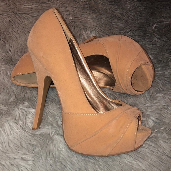 Beige suede high heels - Picture 2 of 7